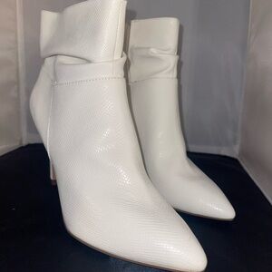 XOXO WHITE ANKLE BOOT, the Taylor. NWOT
